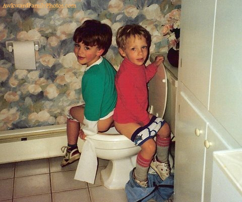 Naked boy and girl in toilet — pic 2