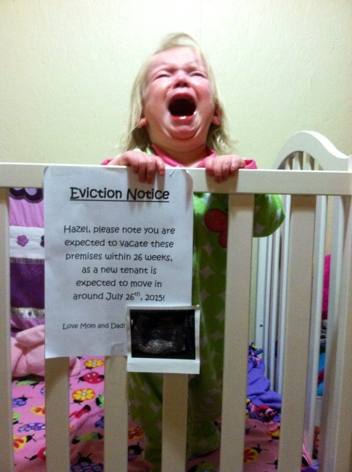 funny pregnancy picture, crying baby